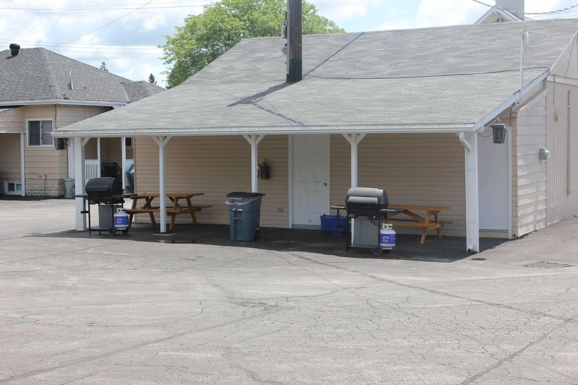 Nights Inn Owen Sound Exterior photo
